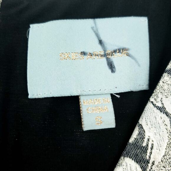 Skies are Blue Gold Black Holiday Dress Sleeveless - Picture 3 of 7